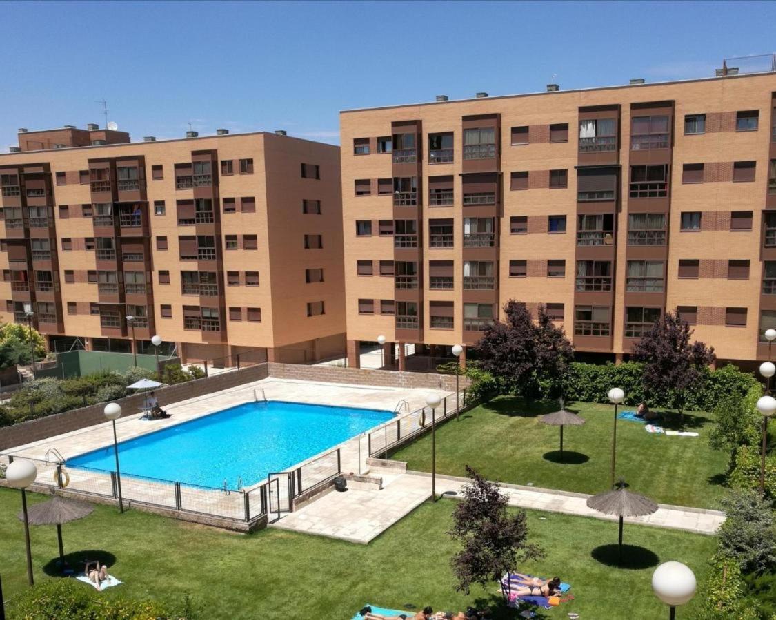 Deyanira Suite, Aeropuerto, Ifema Apartment