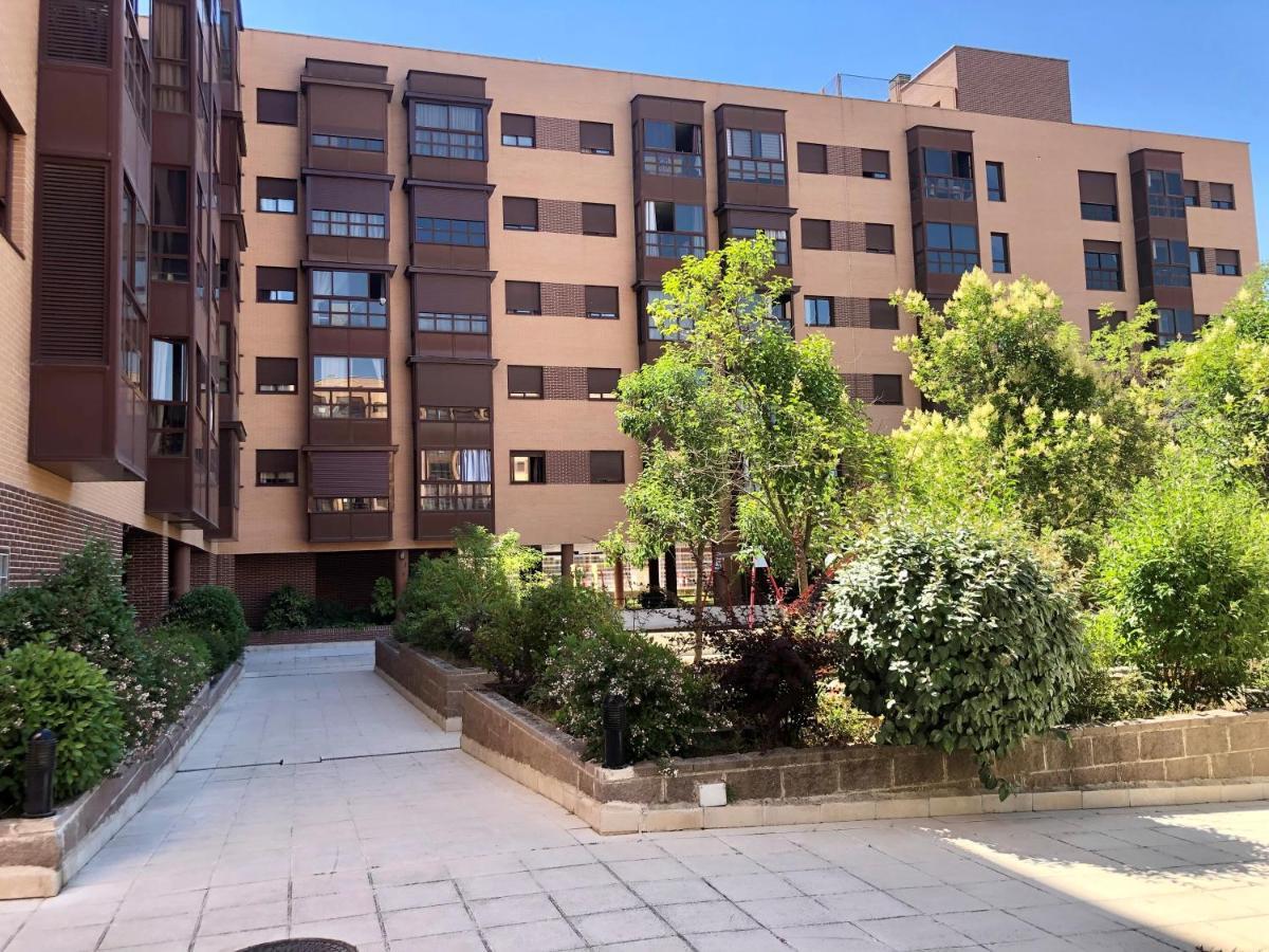 Wanda Ifema Con Parking Y Piscina Apartamento Madri