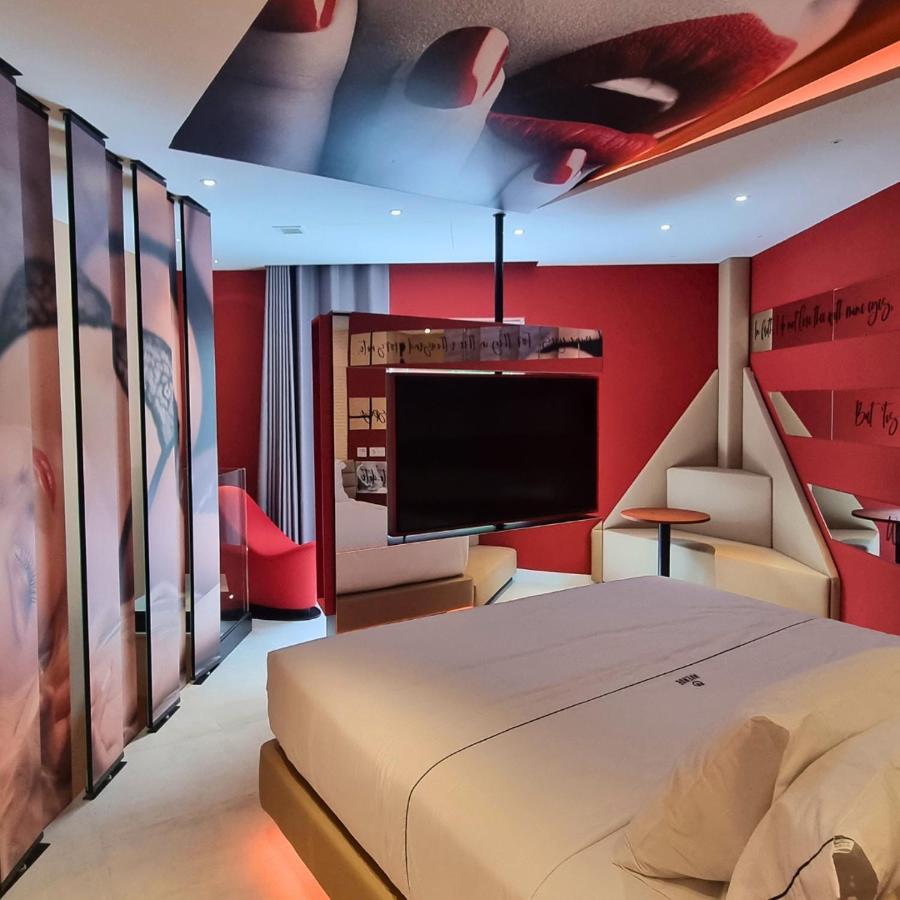 Hotel del amor Avenue - Lovely
