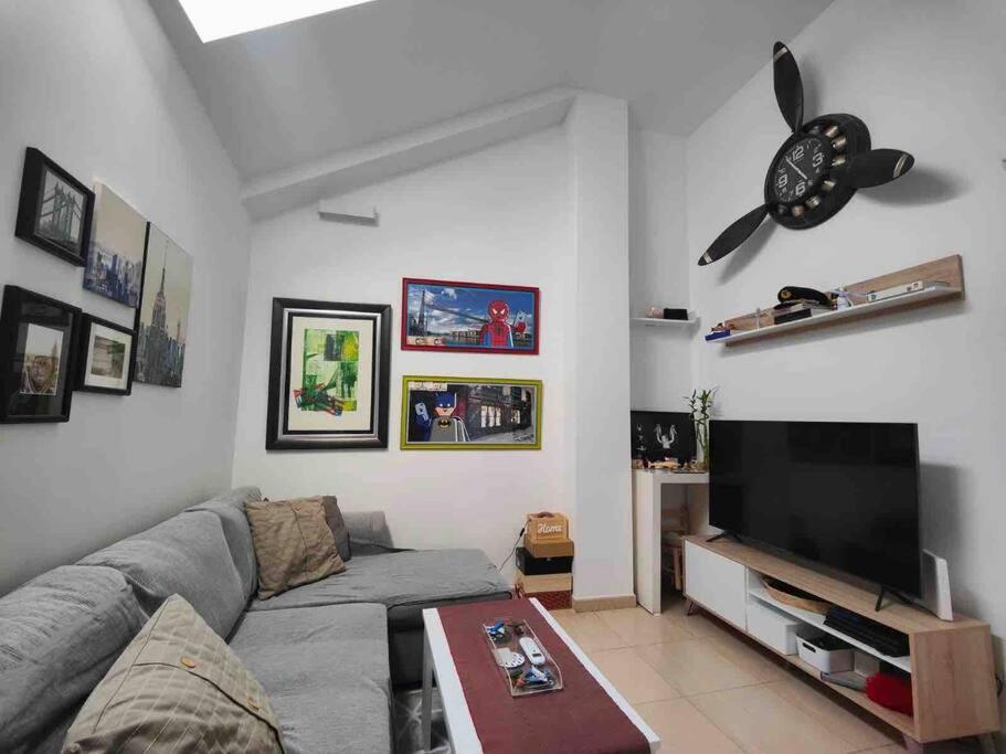 Recien Reformado En Barajas Pueblo Apartamento
