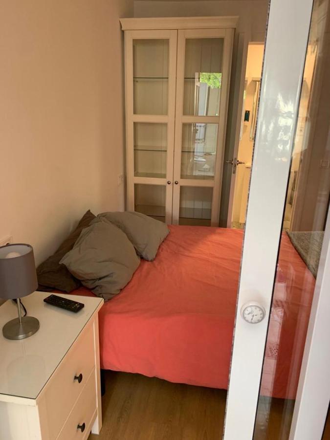 Con Entrada Independiente Cerca A Ifema Y Aeropuerto Apartamento