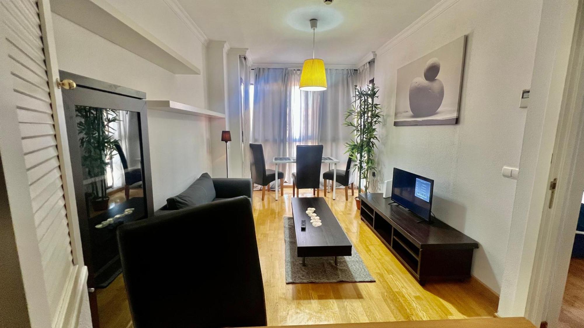 Deyanira Suite, Aeropuerto, Ifema Apartment Madrid