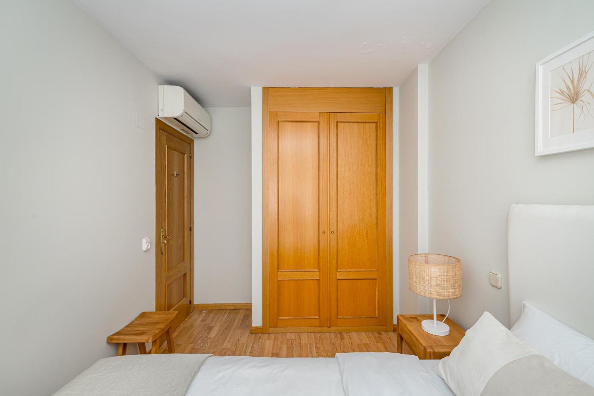 2br Av America Bernabeu Stadium Madri