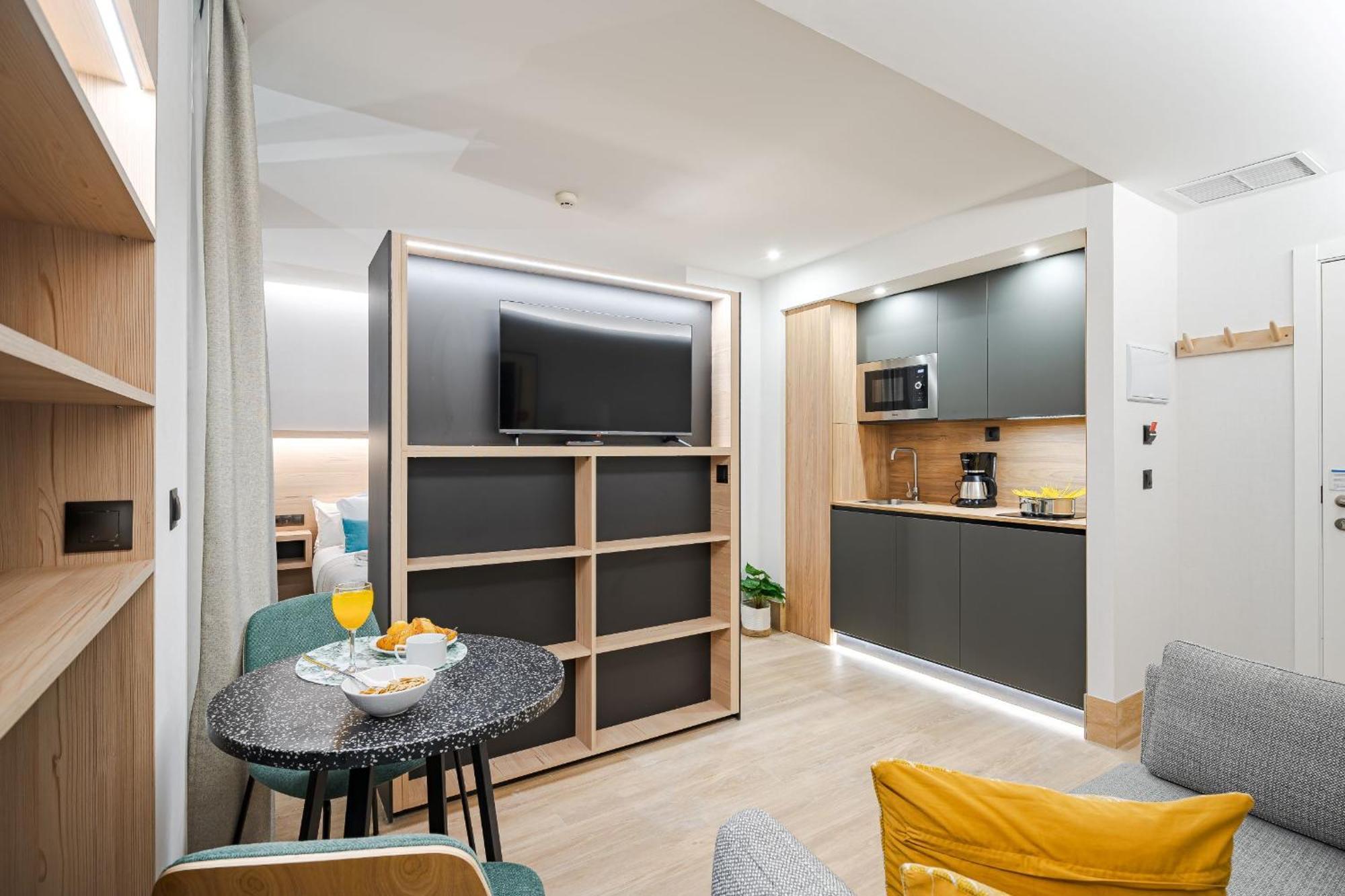 Apartahotel Feelathome Ventas *
