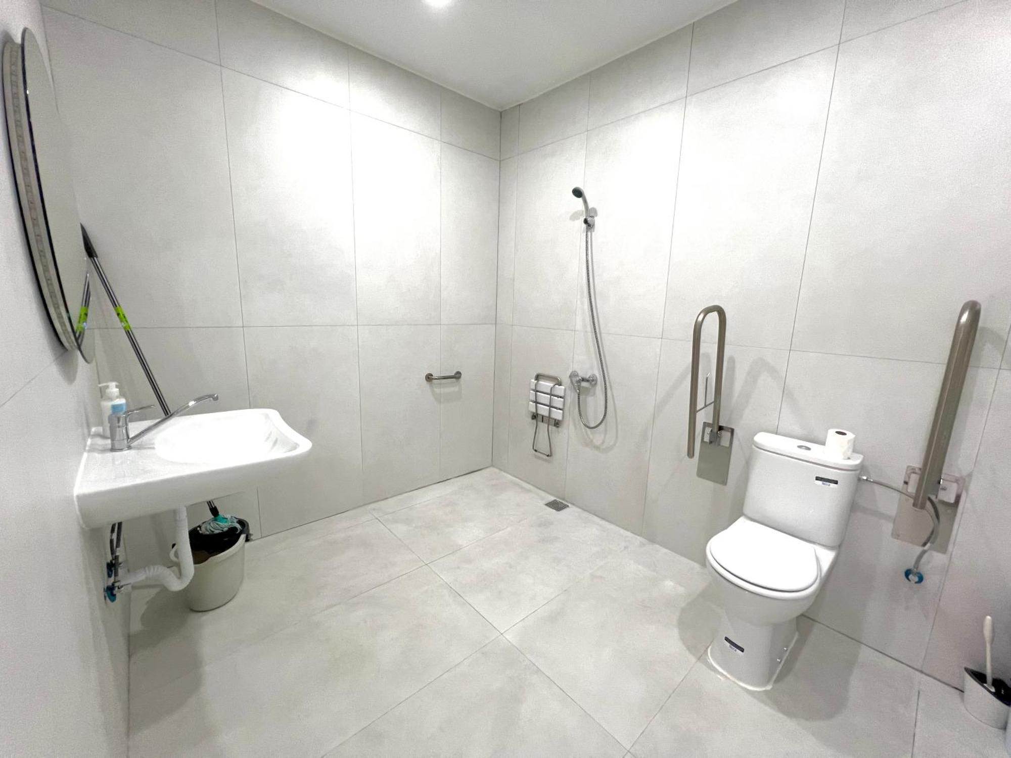 Hostal Oasis *