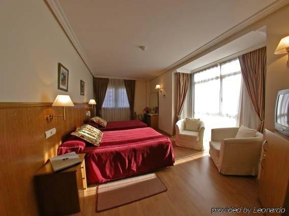 Arturo Soria Centro Hotel
