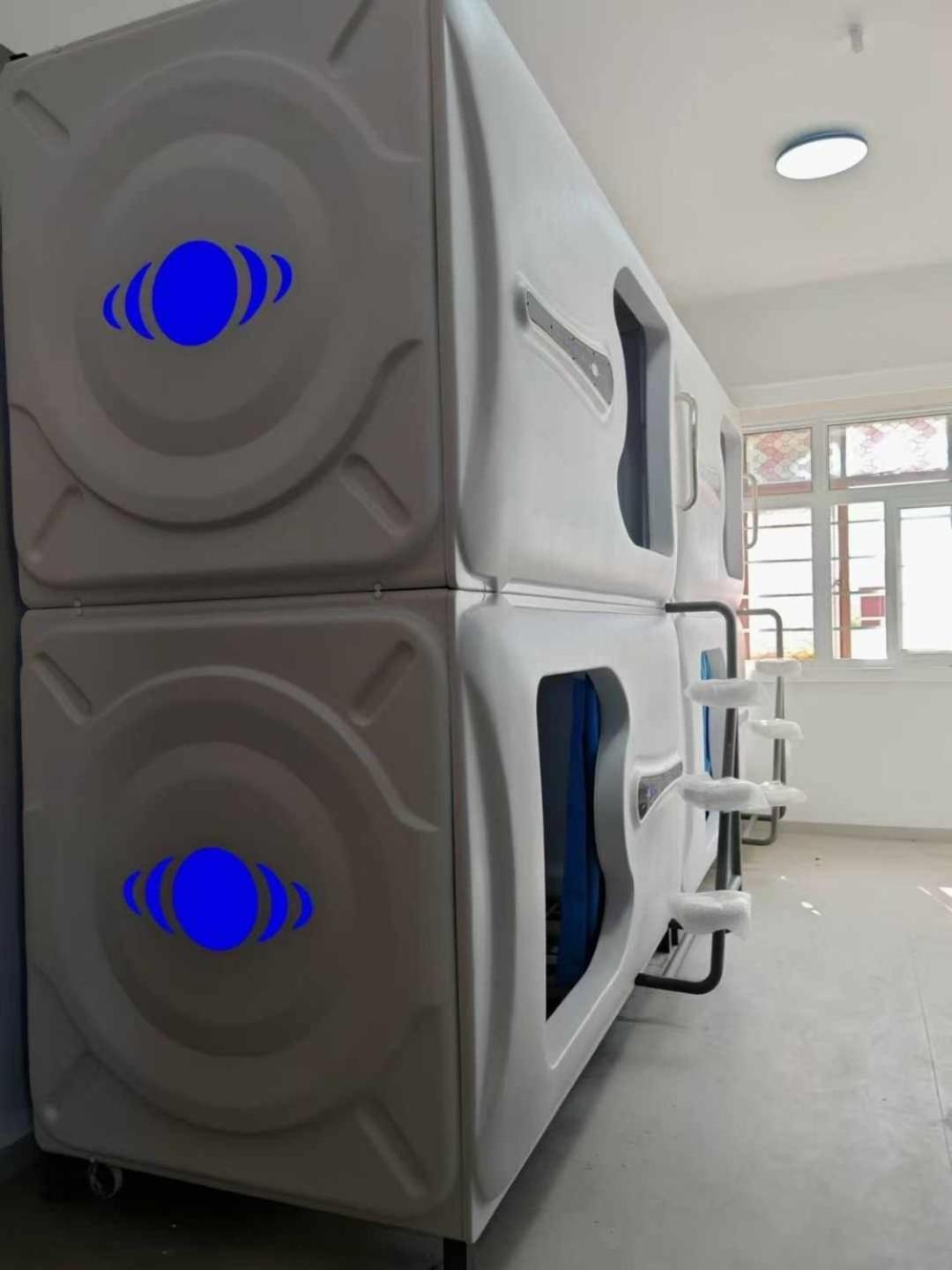 Space Capsule Albergue