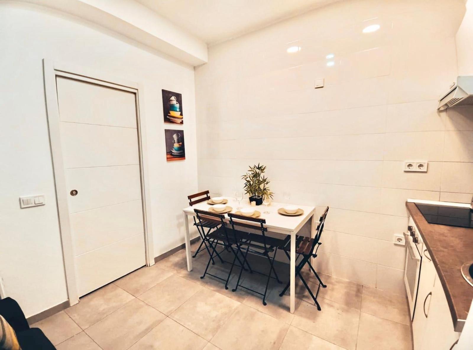 Metro Avenida De America 02 Appartement