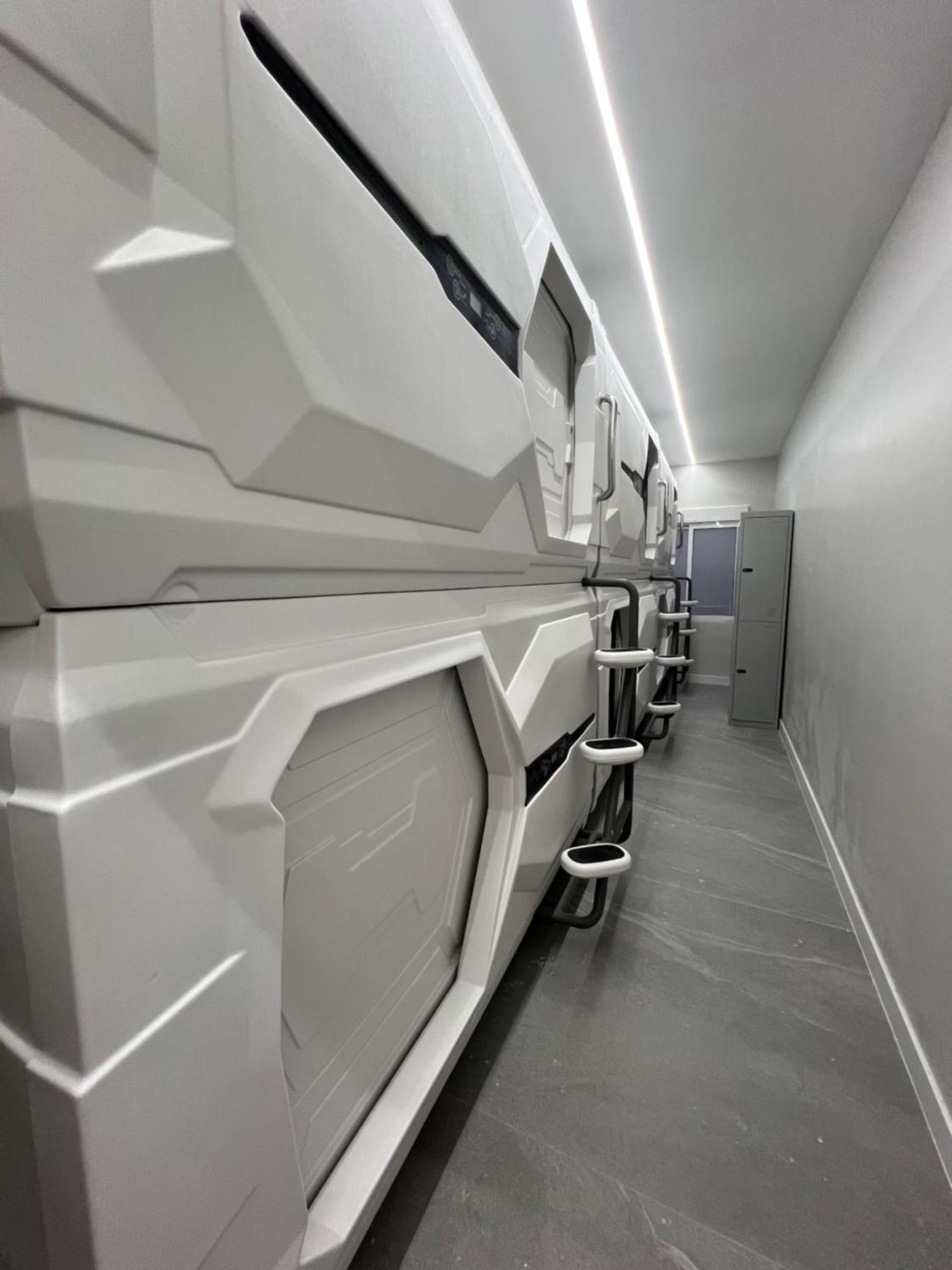 Space Capsule Albergue