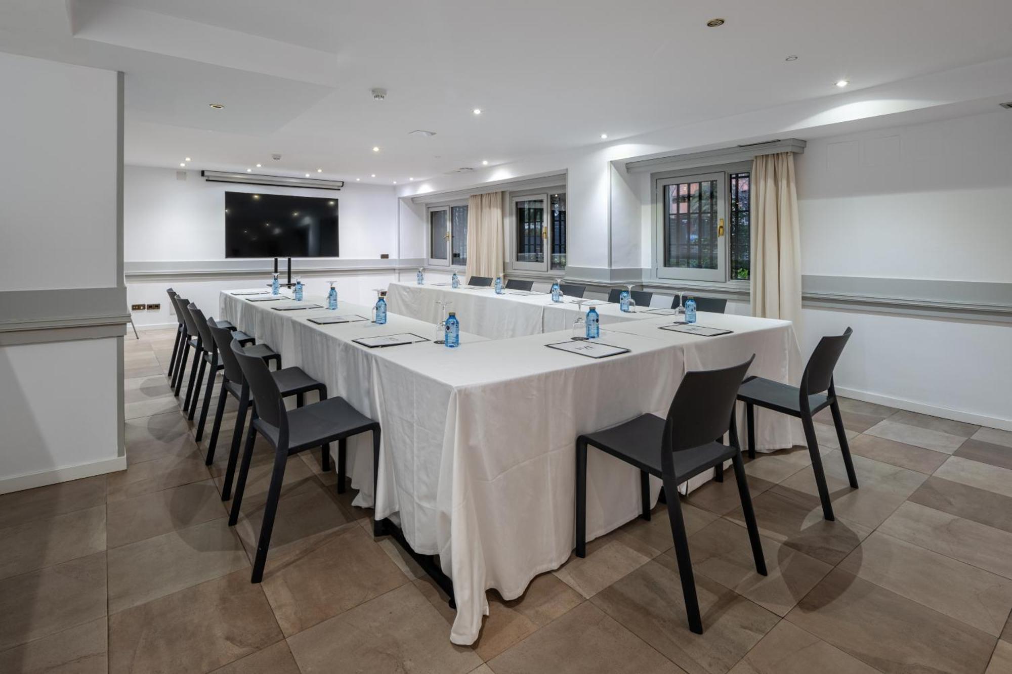 Senator Castellana Hotel 3*