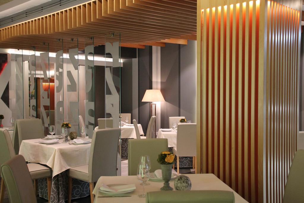 Senator Barajas Hotel Madrid