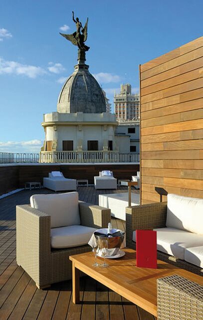 Hotel Serrano