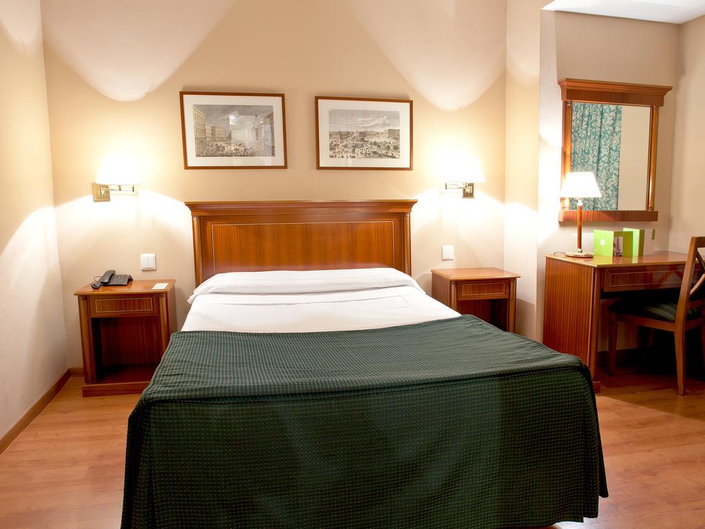 Hotel Room Mate Macarena, Madrid Gran Via 3*