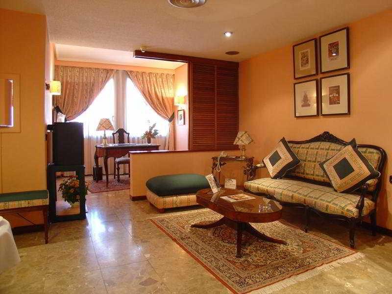 Foxa 25 Hotel 4*