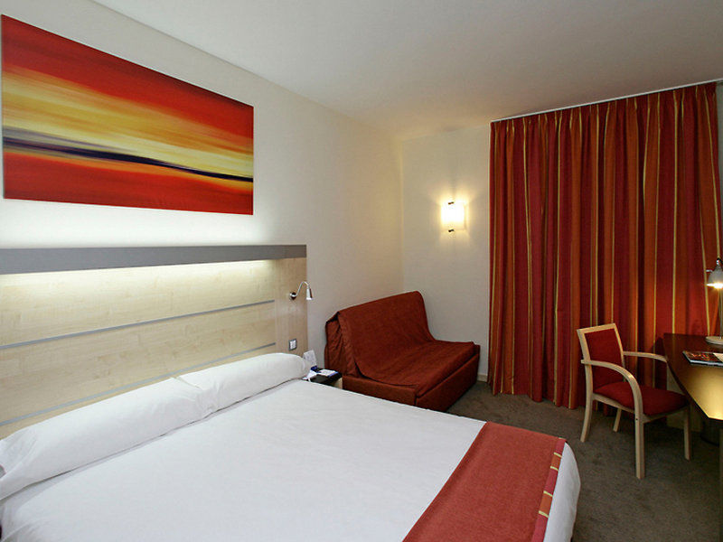 Hotel Aeropuerto T1 T2 T3 3*