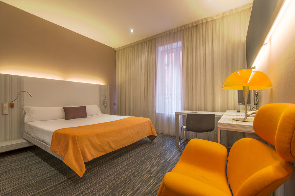 Icon Embassy Hotel 4*