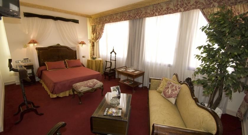 Foxa 25 Hotel 4*