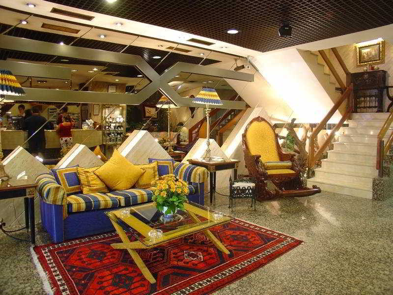 Foxa 25 Hotel
