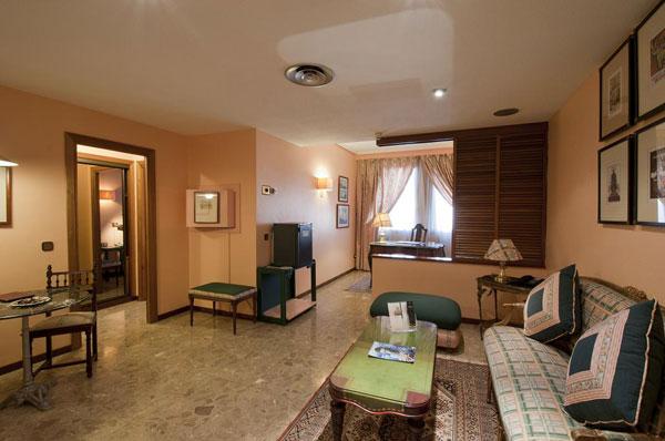 Foxa 25 Hotel 4*