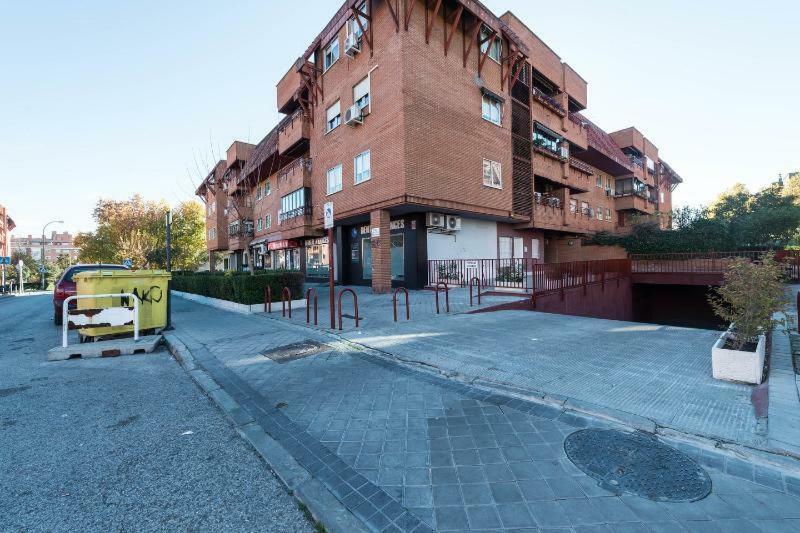 Apartment Vivienda Familiar Con Jardin Junto A Ifema Madrid