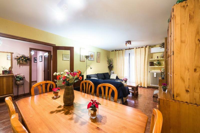 Vivienda Familiar Con Jardin Junto A Ifema * Madrid