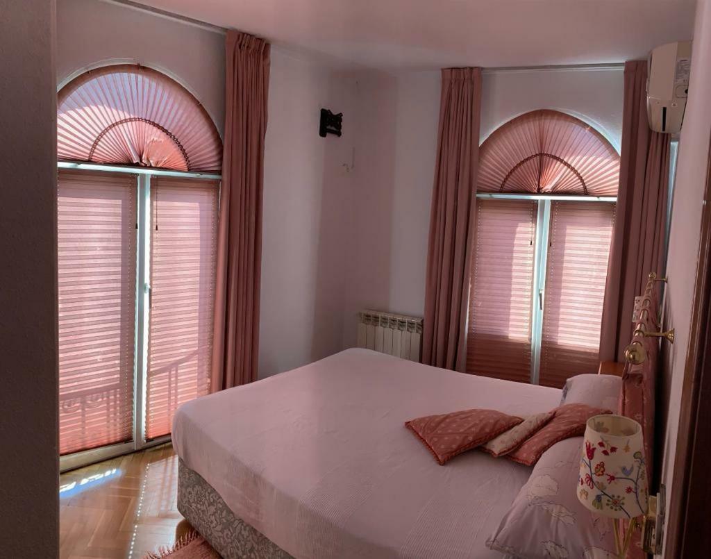 Acogedor Apartamento Muy Bien Conectado Y Equipado En Appartement Madrid