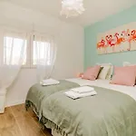 Bright Apartment Near Casa De Campo By Batuecas