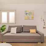 Bright Apartment Near Casa De Campo By Batuecas