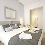 Reina Sofía Boutique by Madflats Collection