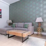 Homeabout Premium Malasana Apartment
