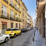 Modern 1 Bed Apt Sleeps 4 nr Lavapies