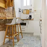 Designer 1 Bedroom Apartment in Chamberí Madrid
