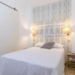 Homeabout Diego De Leon Apartment II