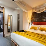 Suite Opium Den