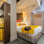 Suite Opium Den