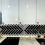 Waou Puerta De Alcala Es Mia - Corta Duracion