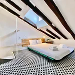 Charming Gran Via Attic