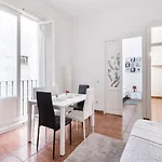 Comfy 4 Rooms Apt In The Heart Of Chueca