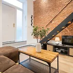 For You Rentals Duplex Temporal With Private Patio In The Center Of Madrid Mpe35