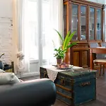 Modern And Neoclassical Flat