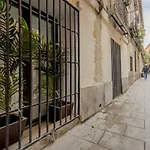 Nuevo Piso Para 7 En El Corazon Del Rastro/Madrid