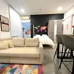 Precioso Estudio En Barajas, A Un Paso Del Metro