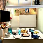 Calle Amparo100 Red Brick Loft For 8 Madrid Lavapies