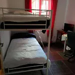 Habitacion Privada, Luminosa Y Bien Comunicada