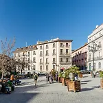For You Rentals Teatro Real Plaza Apartment Temporal Saint Martin Madrid Tru5
