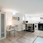 For You Rentals Teatro Real Plaza Apartment Temporal Saint Martin Madrid Tru5