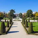Madrid Room Close To Retiro Park Only For Girl