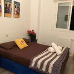 Silencioso, Luminoso Y Familiar Apartamento