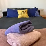 Silencioso, Luminoso Y Familiar Apartamento