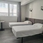Hostal Golden 21***